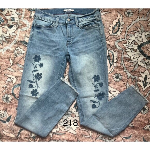 Tommy Hilfiger Womens Denim Floral Embroidery Size 2 Raw Hem Light Wash EUC - Picture 1 of 10